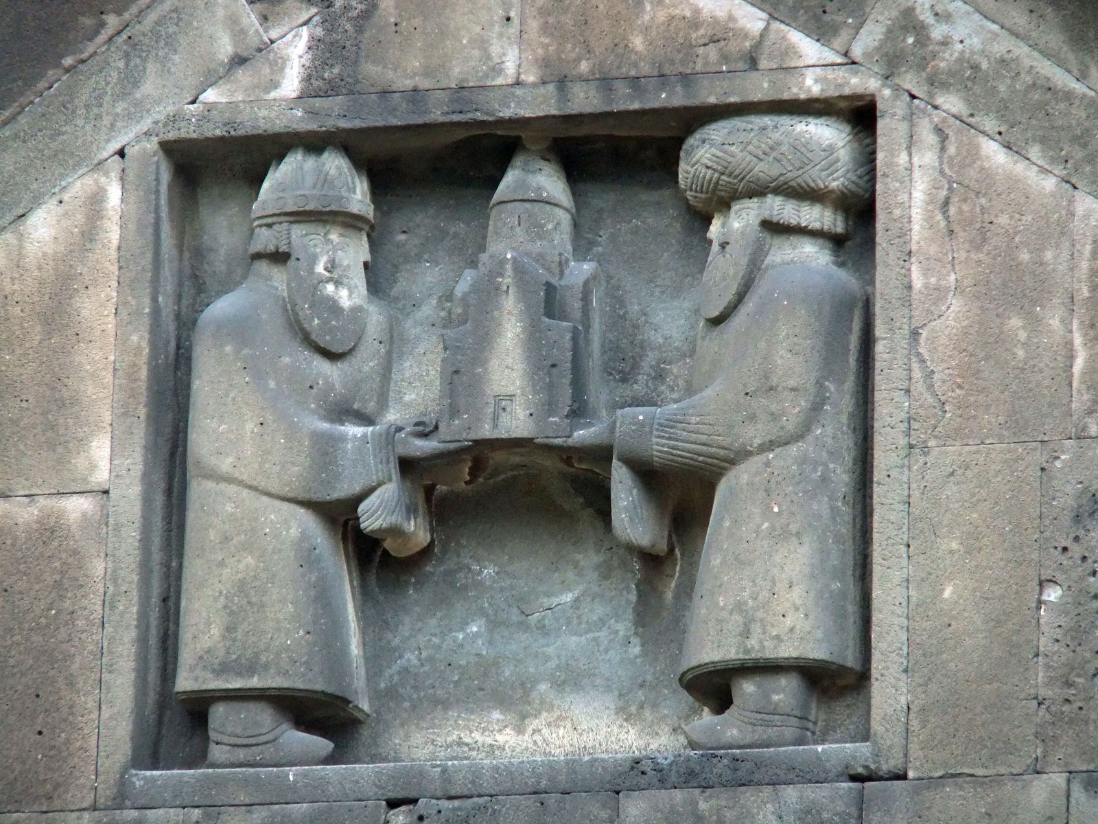 Founded around 976 by Queen Khosrovanush, wife of Ashot III. The cathedral of Surb Nshan w