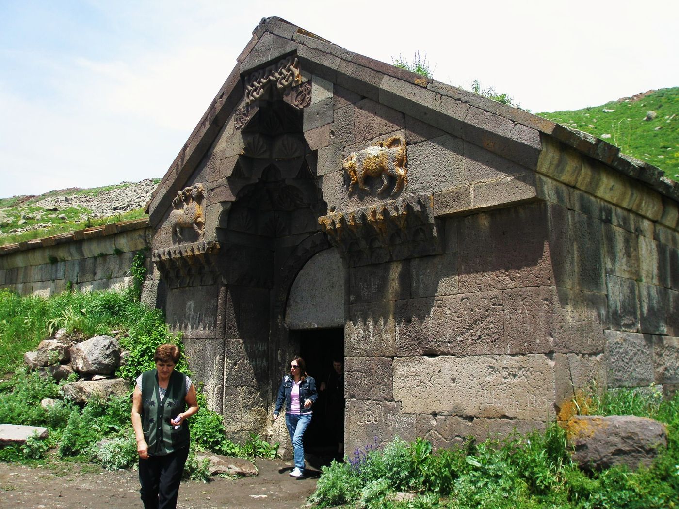 The stone hall of the Selim caravanserai on the Vardenyats pass